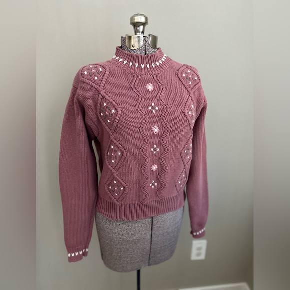 Sweaters - Vintage Embroidered floral flower Sweater 100% cotton mauve pink purple white